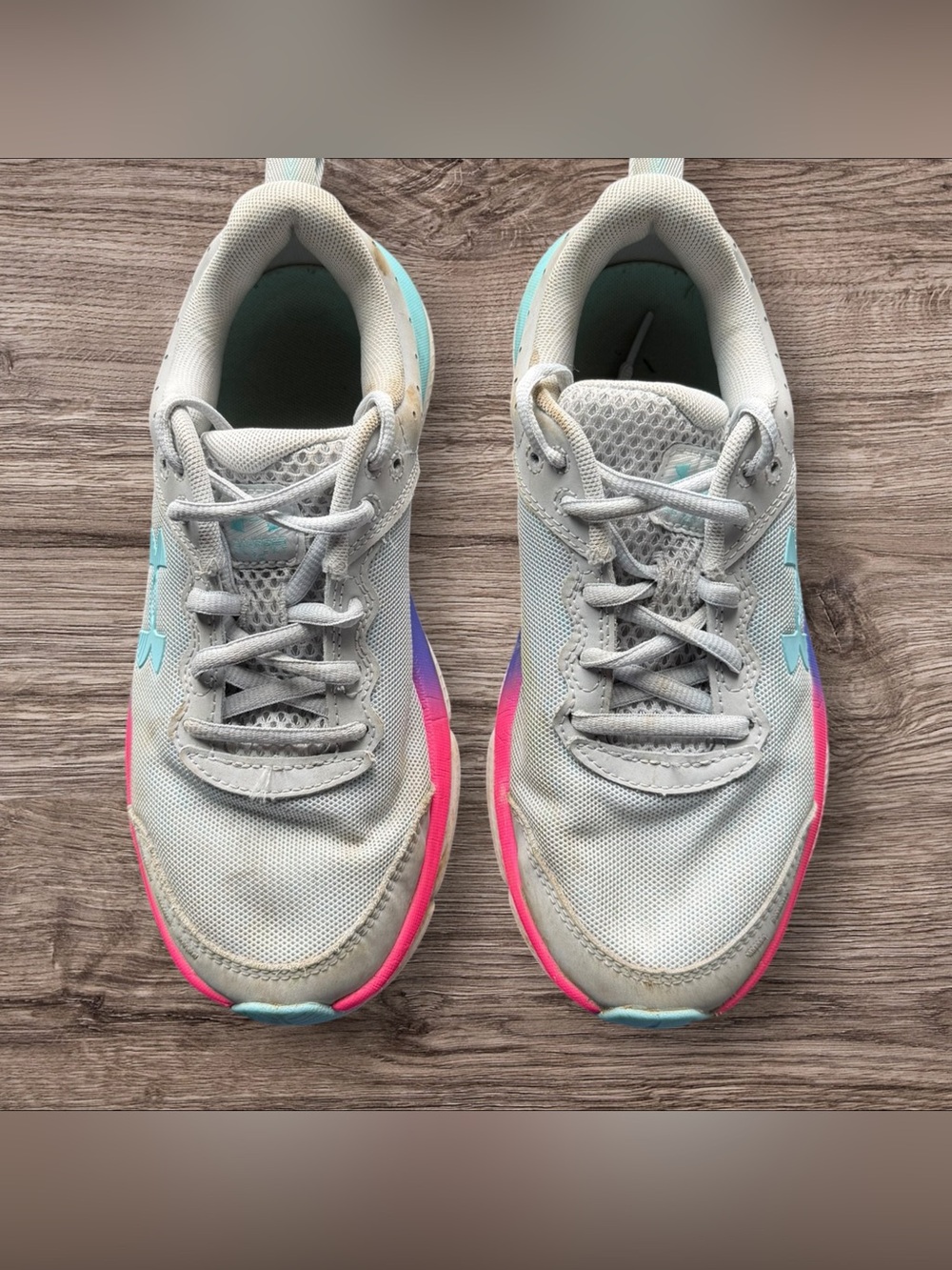 Girls Under Armour Grey Pink and Purple Tennis Shoes Size 5